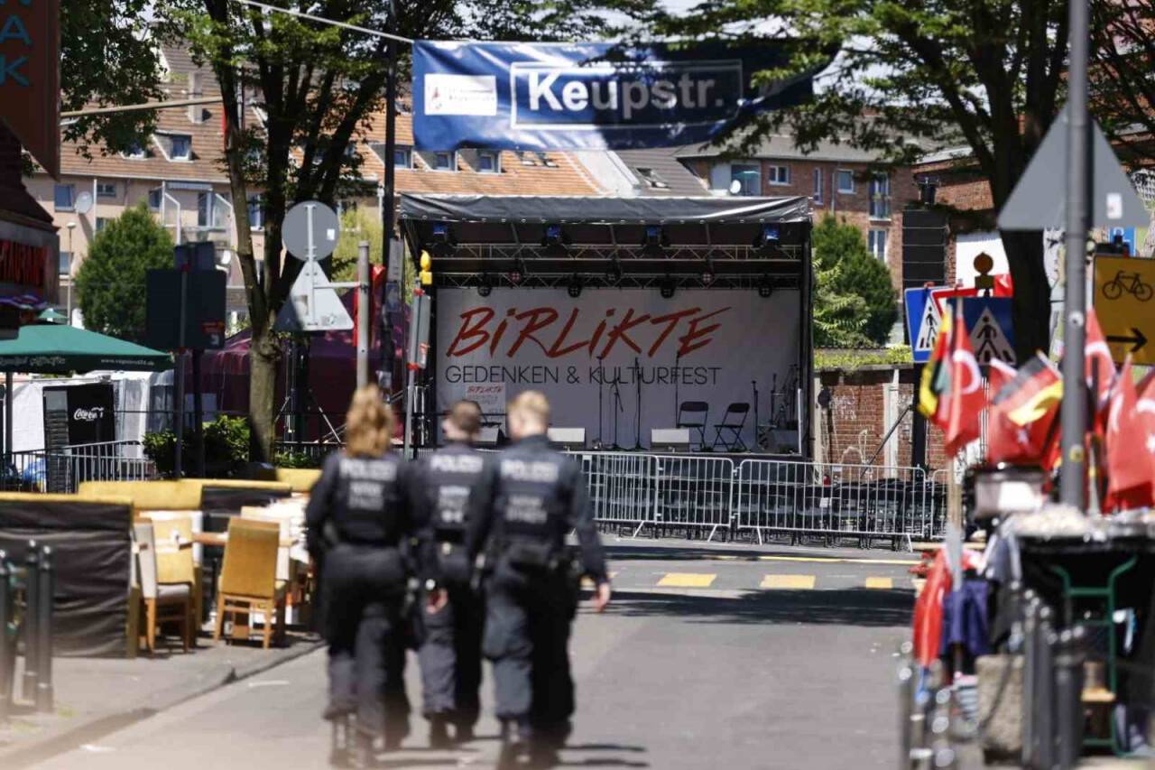 Köln’de şüpheli paket paniği