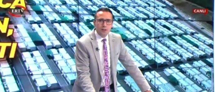 Canlı yayında depreme yakalandı (TIKLA&İZLE)