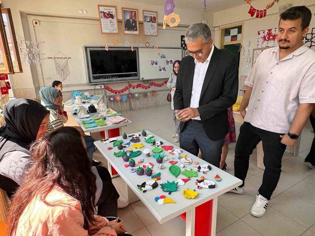 Konya’da özel öğrencilerin ürünleri sergilendi