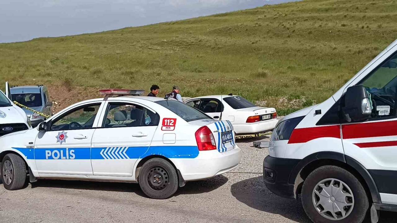 Otomobil içerisinde silahla vurulmuş halde bulundu