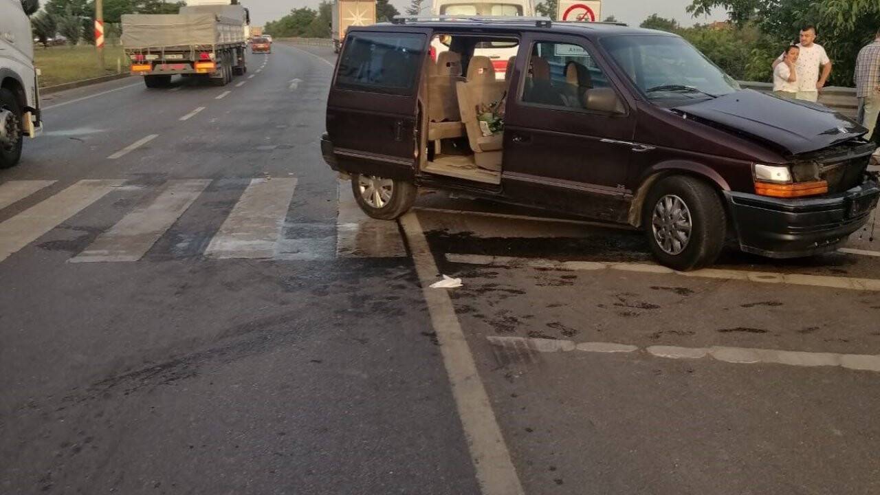 Akşehir'de tır otomobile çarptı: 2 yaralı