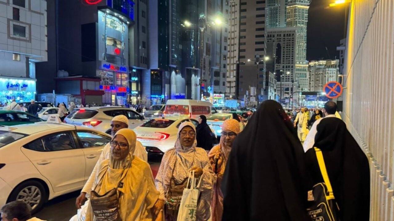 Mekke’de Harem’e servisler kalktı, taksi fiyatları katladı