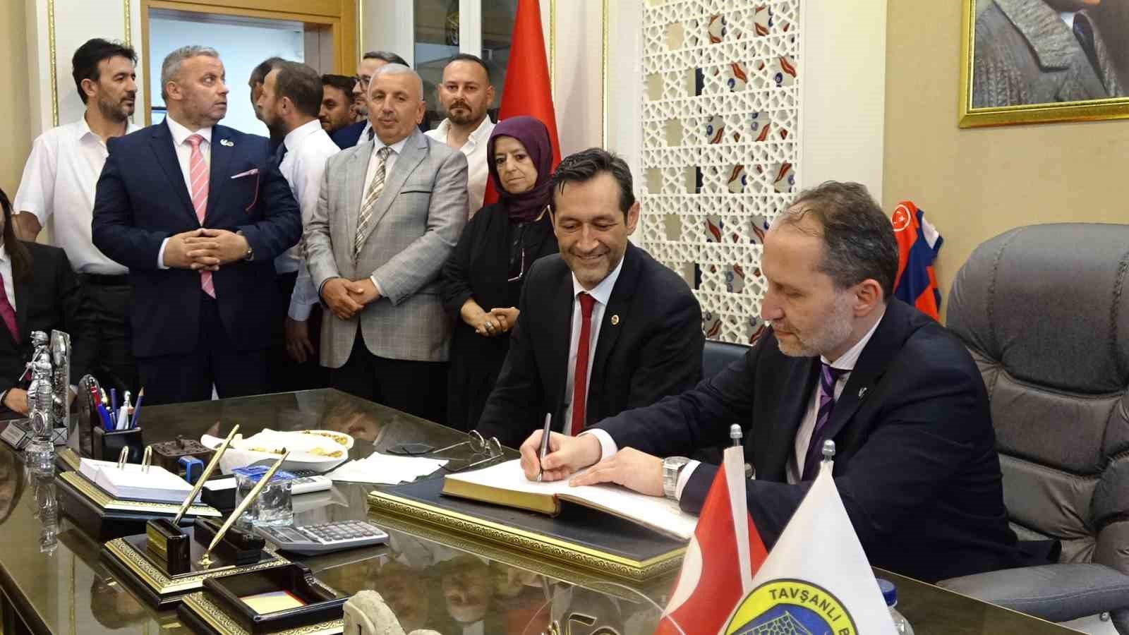 Fatih Erbakan, Tavşanlı ve Tepecik belediye başkanlarını tebrik etti