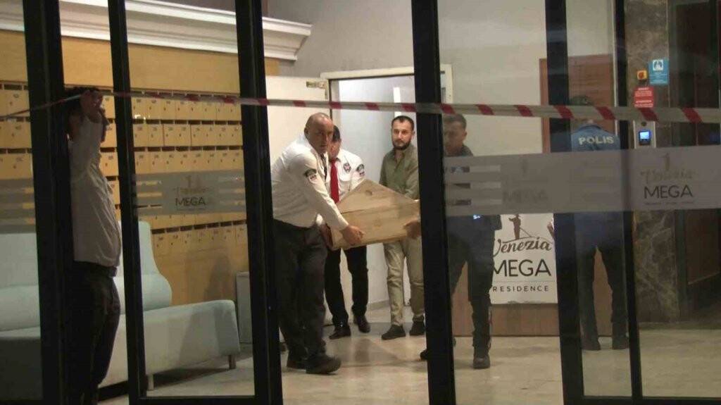 Asansör boşluğuna düştü hayatını kaybetti!