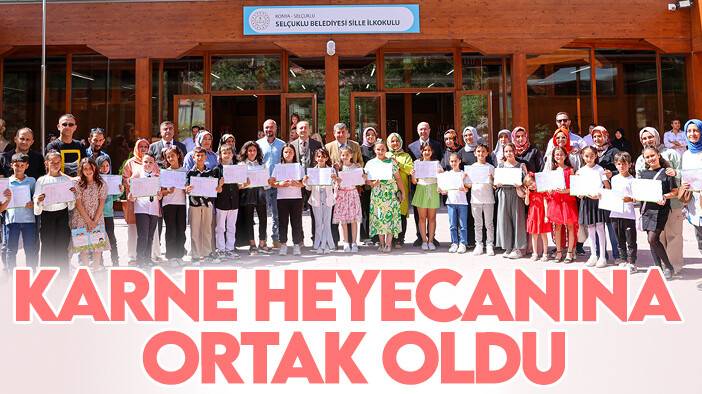 Başkan Pekyatırmacı öğrencilerin karne heyecanına ortak oldu