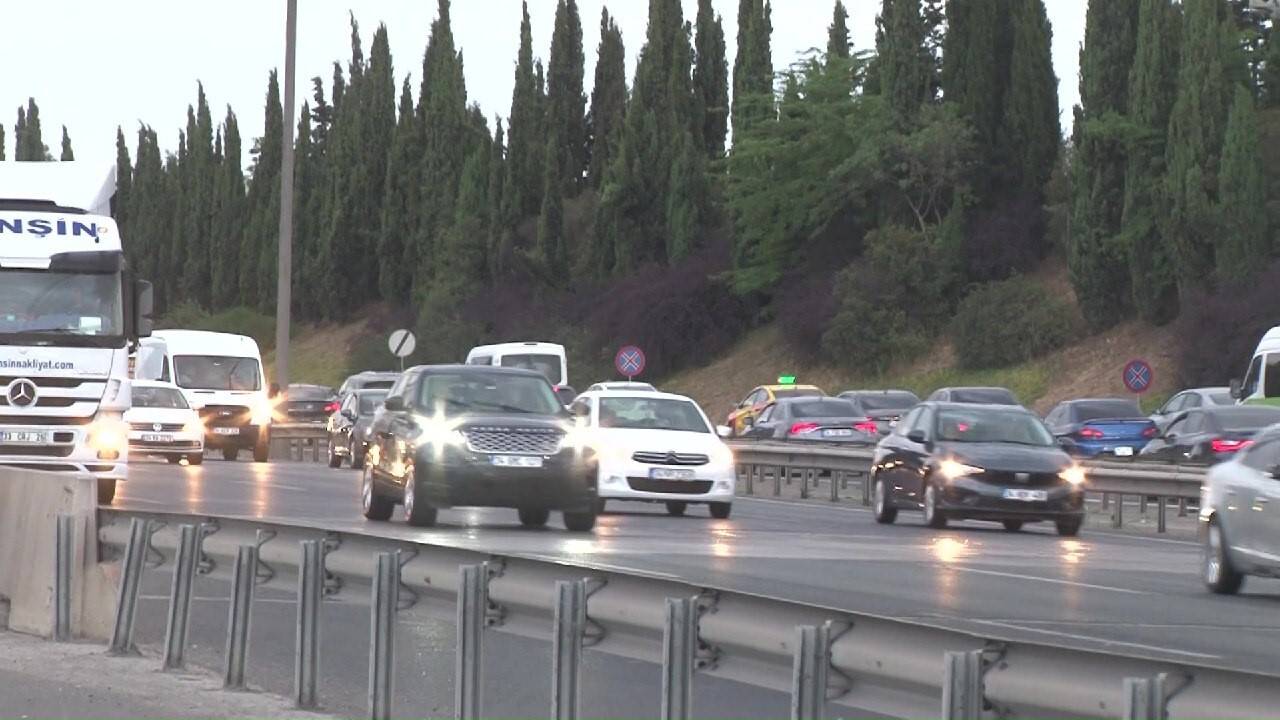 İstanbul’da bayram tatili trafiği şehri kitledi