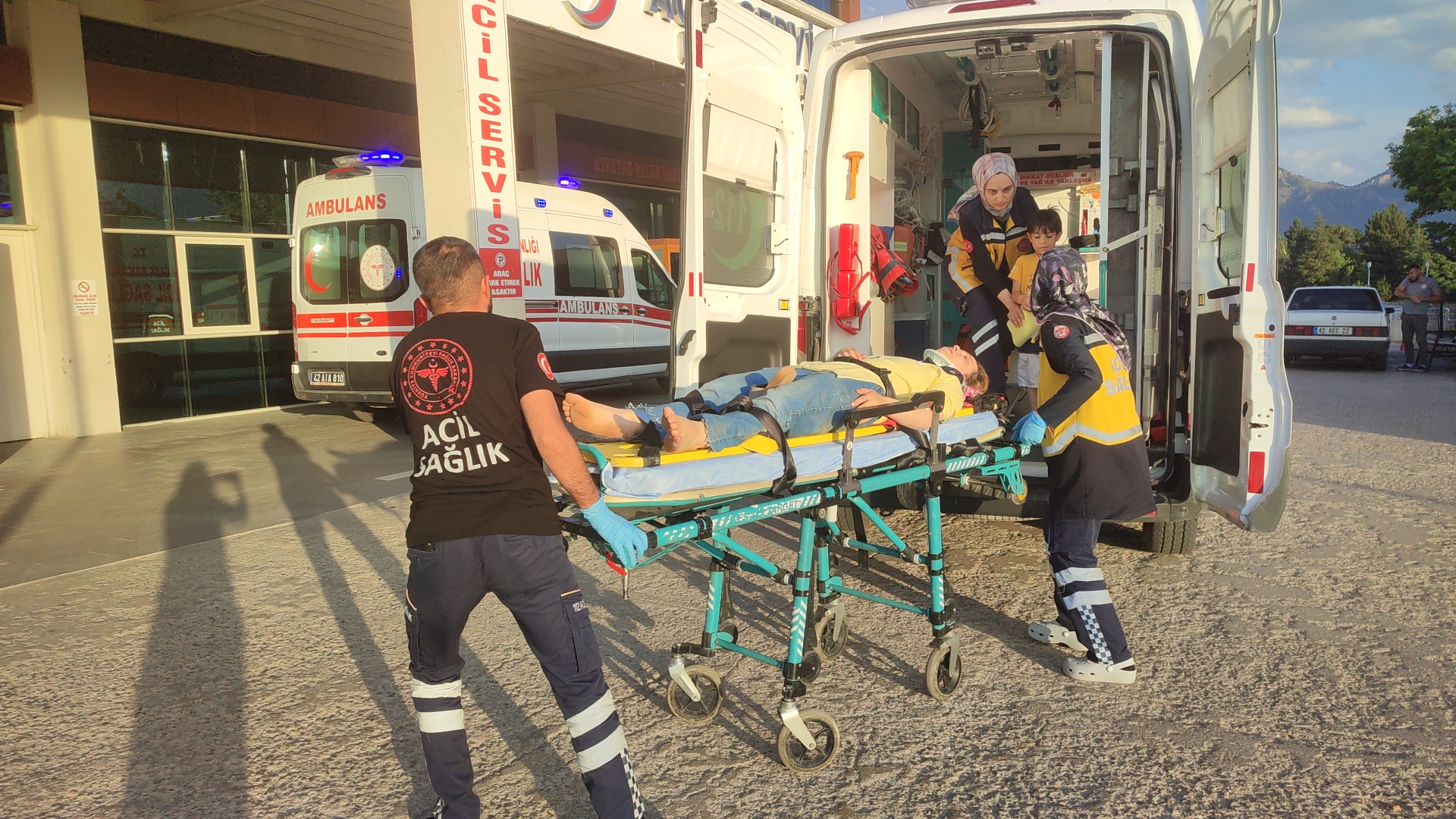 Konya'da yüksekten düşen kişi yaralandı