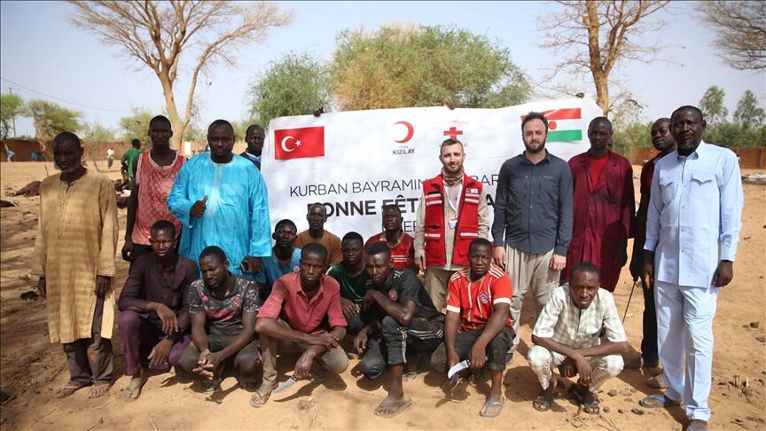 Türk Kızılay, Nijer'e 19 bin 75 hisse kurban etini ulaştırdı