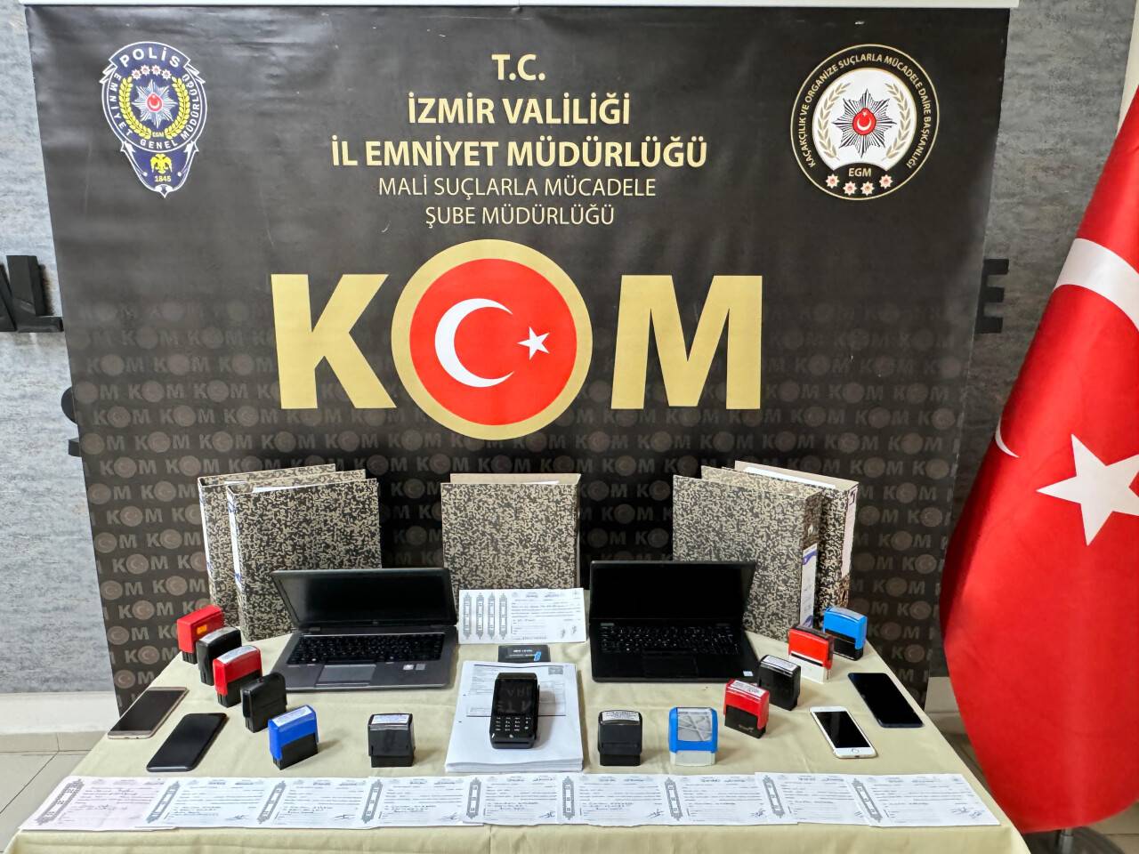 İzmir’de naylon fatura operasyonu