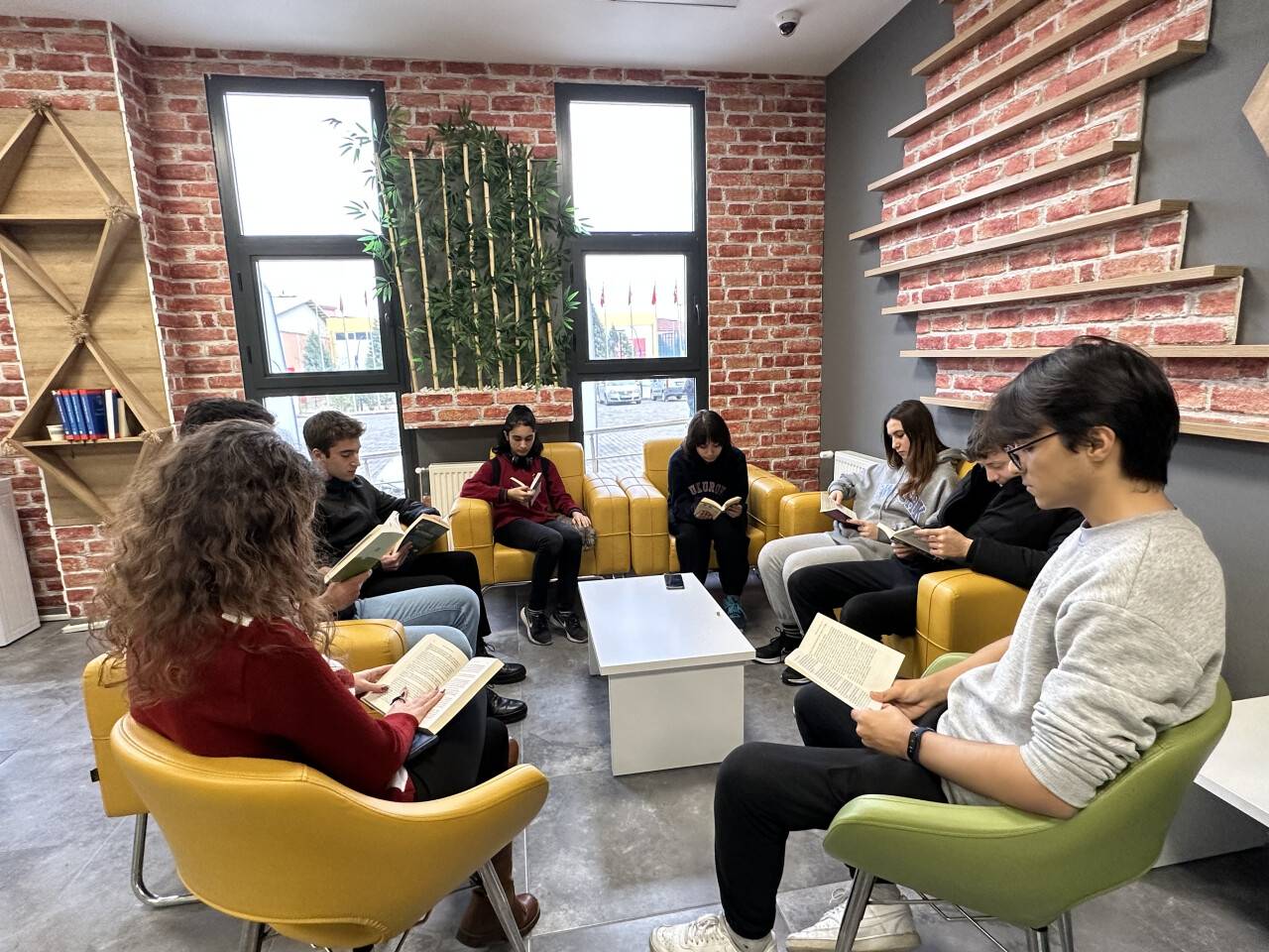 Bakan Bak'tan "Gençlik Yaz Okulları" müjdesi: Bu yıl ilk kez hizmet verecek