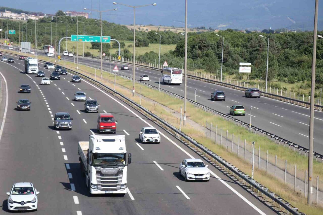 TEM’in Bolu geçişinde akıcı yoğunluk