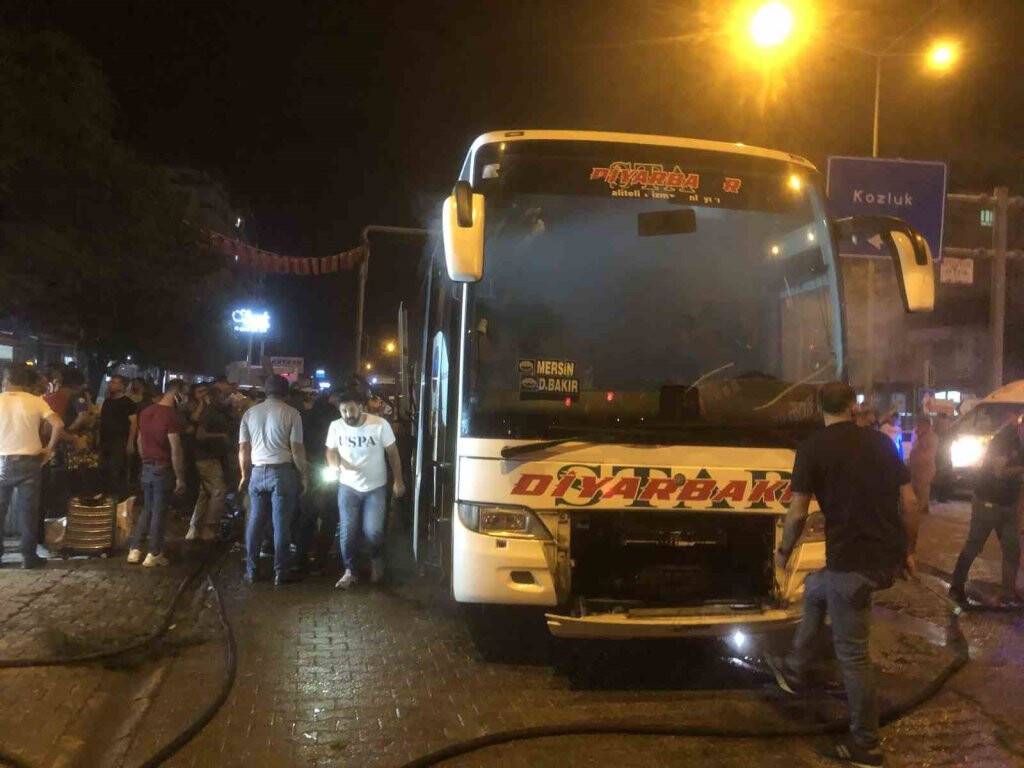 Batman’da yolcu otobüsü alev alev yandı