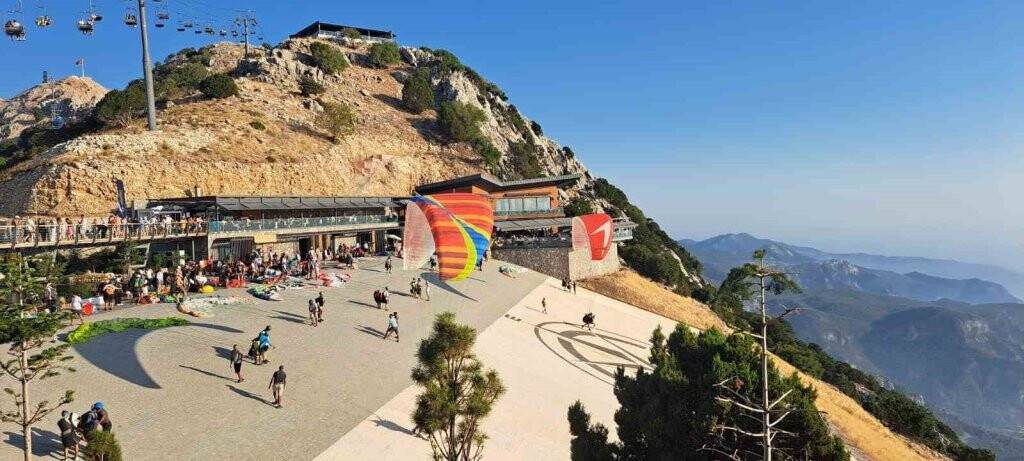 Babadağ’dan 9 günde 6 bin 340 tatilci uçtu