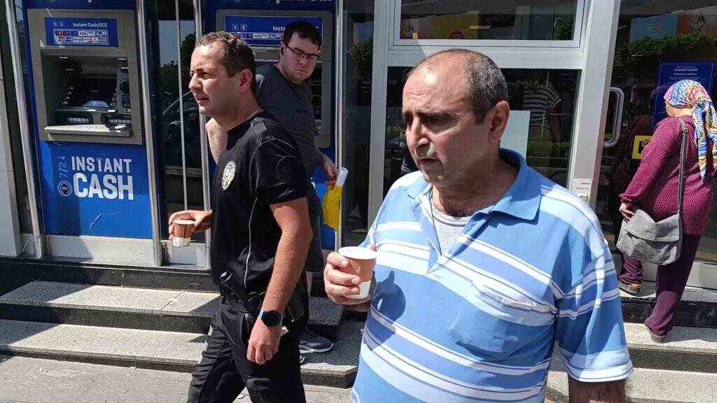 ‘Sadaka mı gönderiyorsun’ diyen dolandırıcılara tüm parasını kaptırıyordu