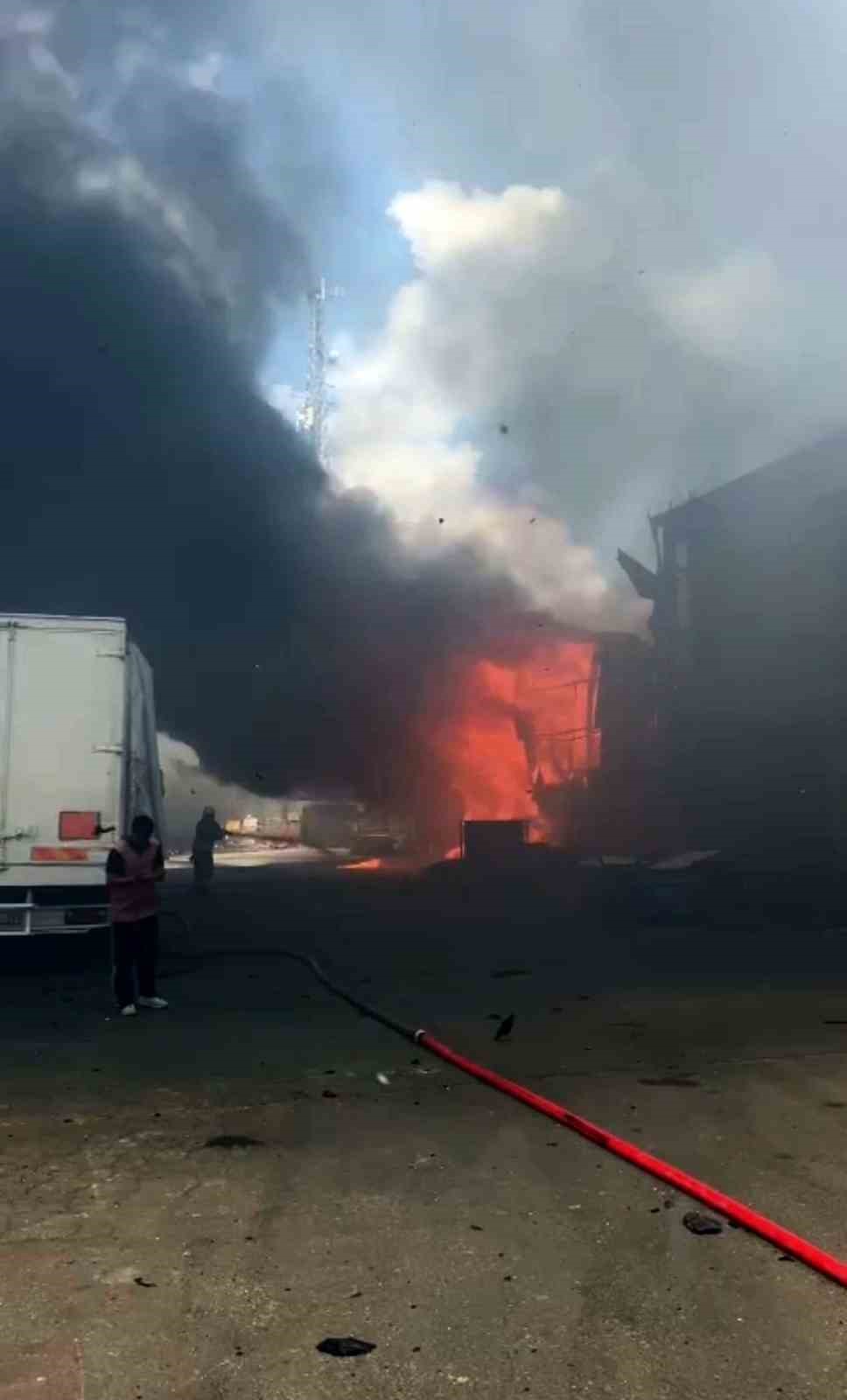 Gebze’de fabrika yangını: Bölgeye çok sayıda ekip sevk edildi