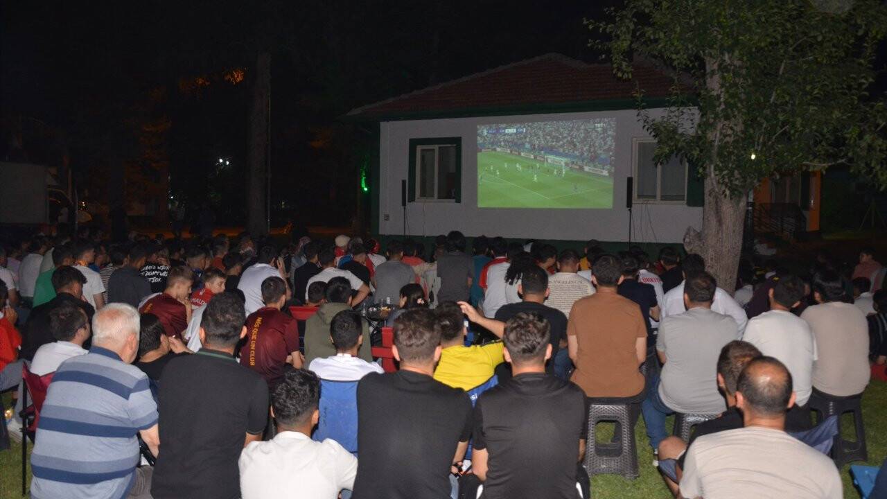 Ereğli Belediyesi'nden vatandaşlara maç jesti