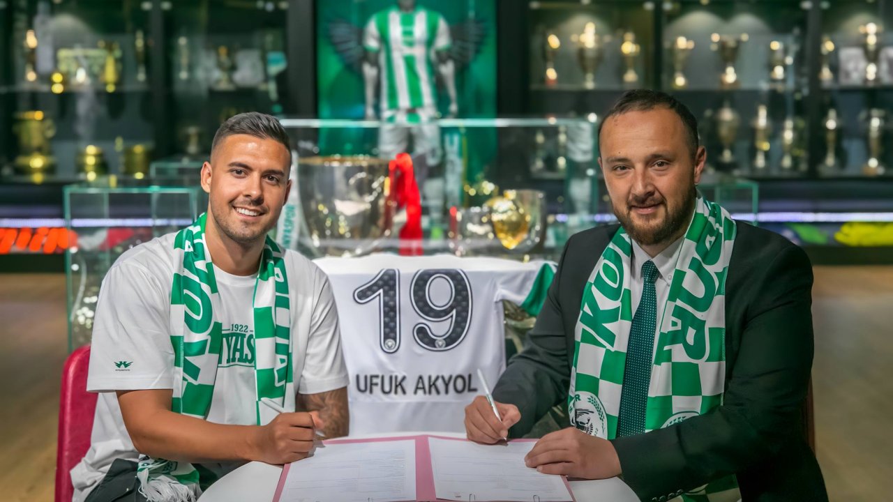 Ufuk Akyol, Konyaspor'a imzayı attı