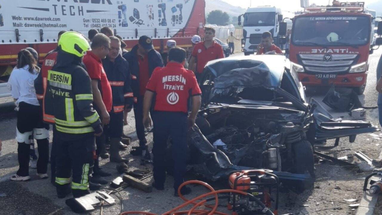 Mersin'de işçi servisi kaza yaptı: 2 ölü, 35 yaralı