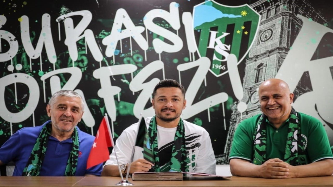 Ahmet Oğuz, Kocaelispor'a imzayı attı