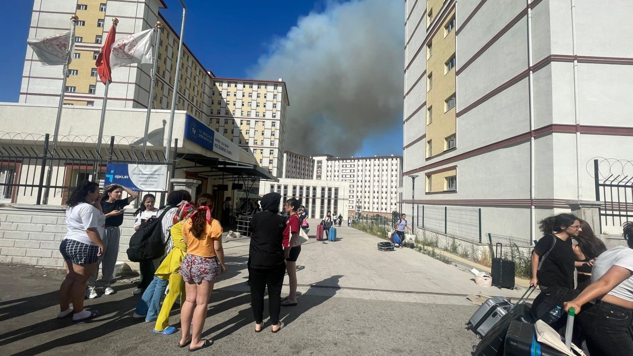 Bursa'da makilik alanda çıkan yangın kampüsteki ormana sıçradı