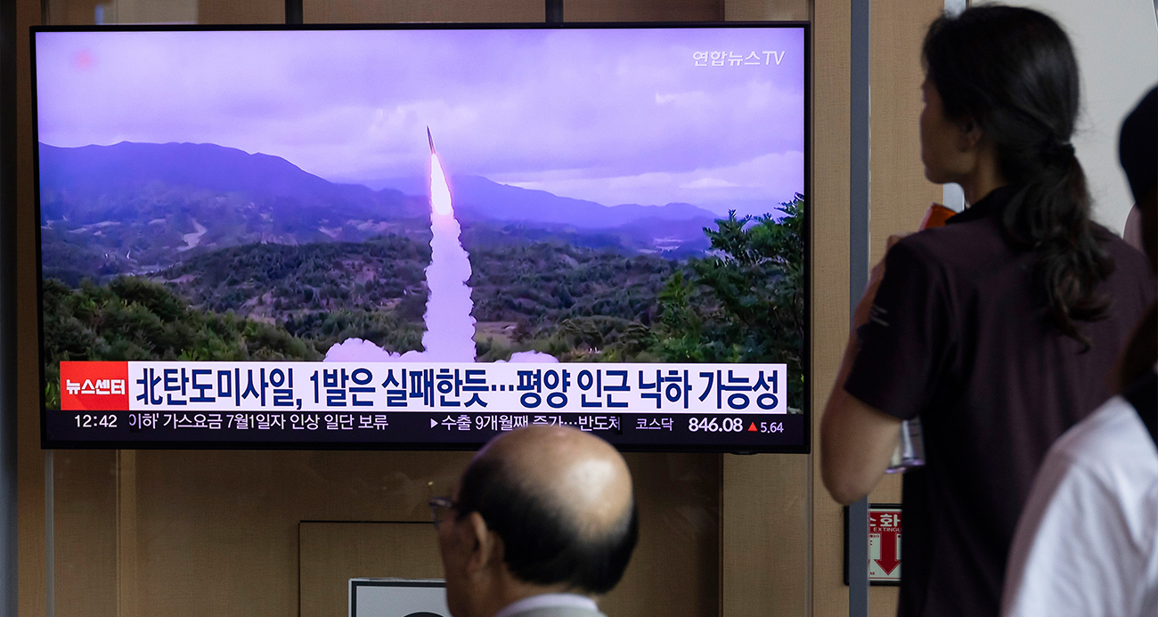 Kore'de yüksek gerilim: Kuzey Kore 2 balistik füze fırlattı