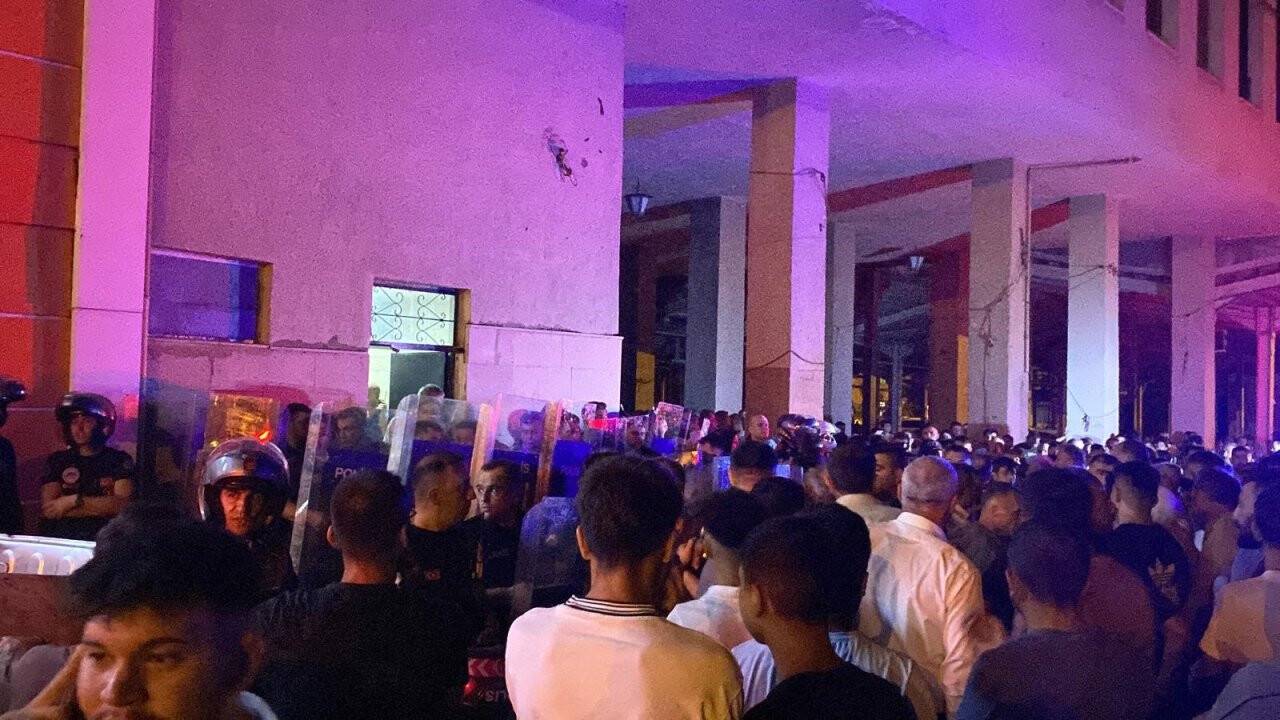 Kayseri'deki olaylarda 14 emniyet mensubu ve 1 itfaiye eri yaralandı