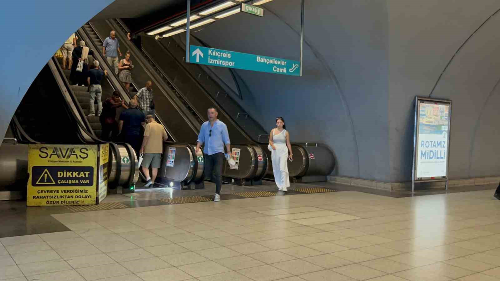 İzmir Metro’sunda yürüyen merdiven arızalandı: Yaralılar var