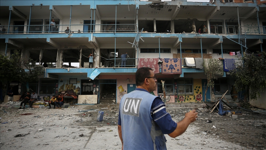 İsrail, BM’ye ait okulda sivilleri vurdu: 16 ölü