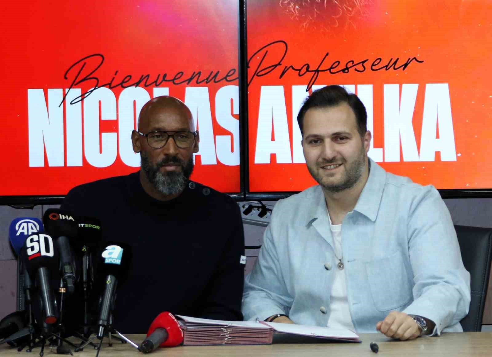 Nicolas Anelka, Ümraniyespor’dan ayrıldığını açıkladı