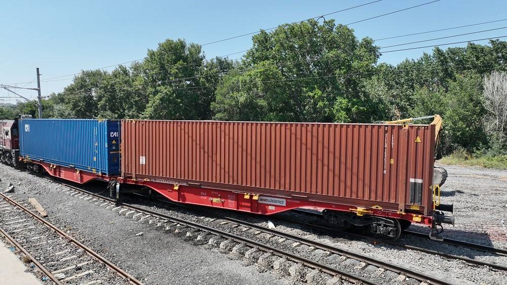 Yük vagonu raydan çıktı