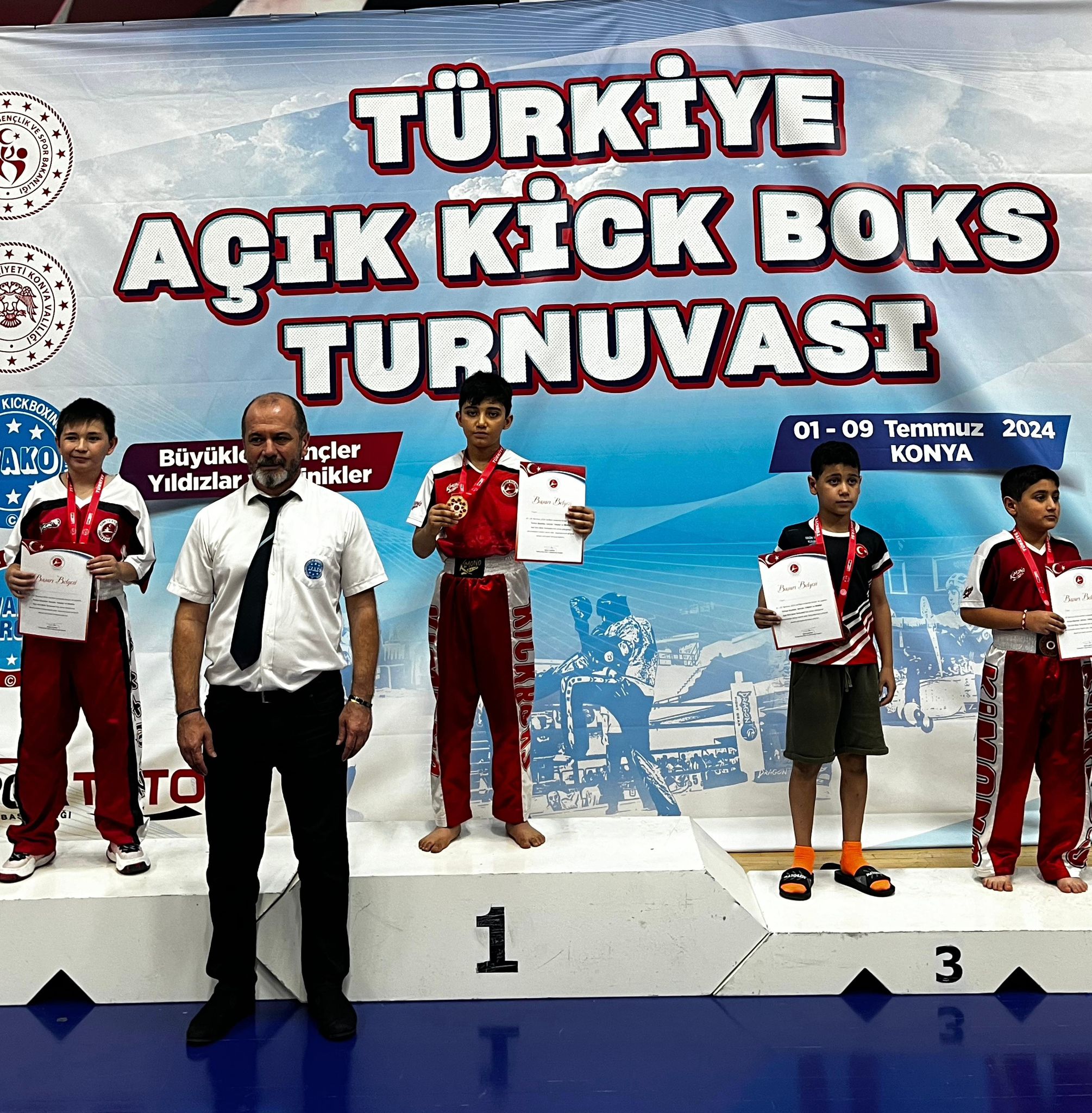 Meramlı Kick Boksçulardan 'Türkiye Açık'ta madalya yağmuru