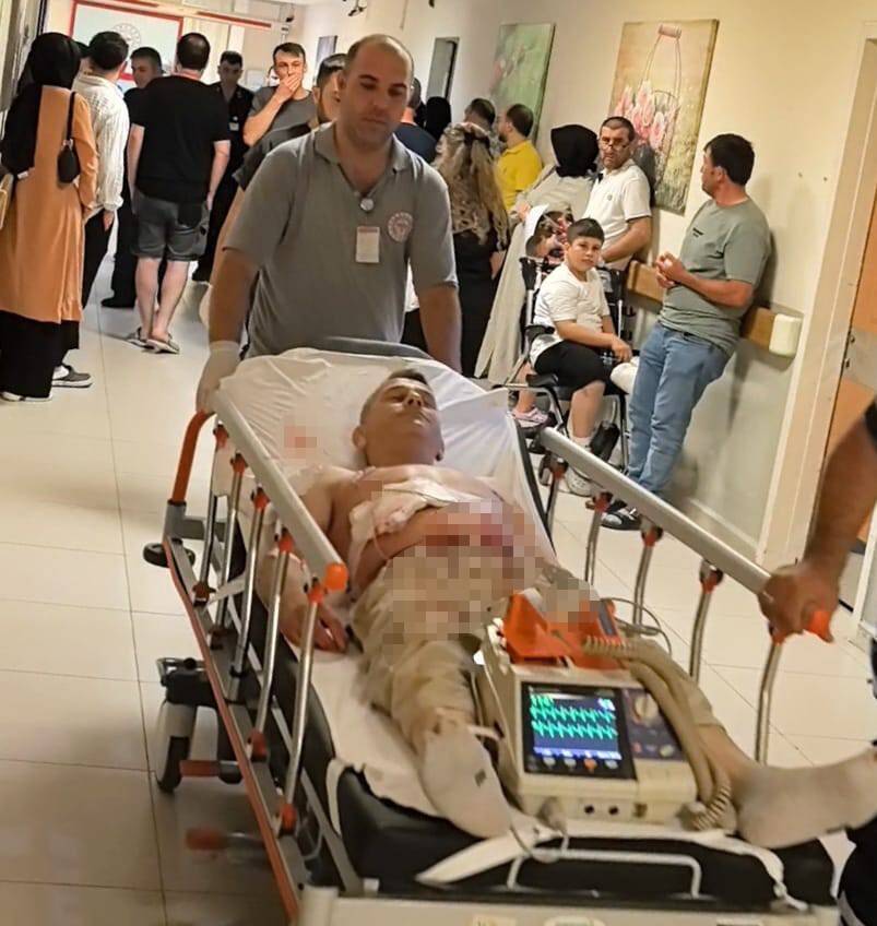 İstifa ettiği işyerinde 2 arkadaşını bıçaklayıp kaçtı