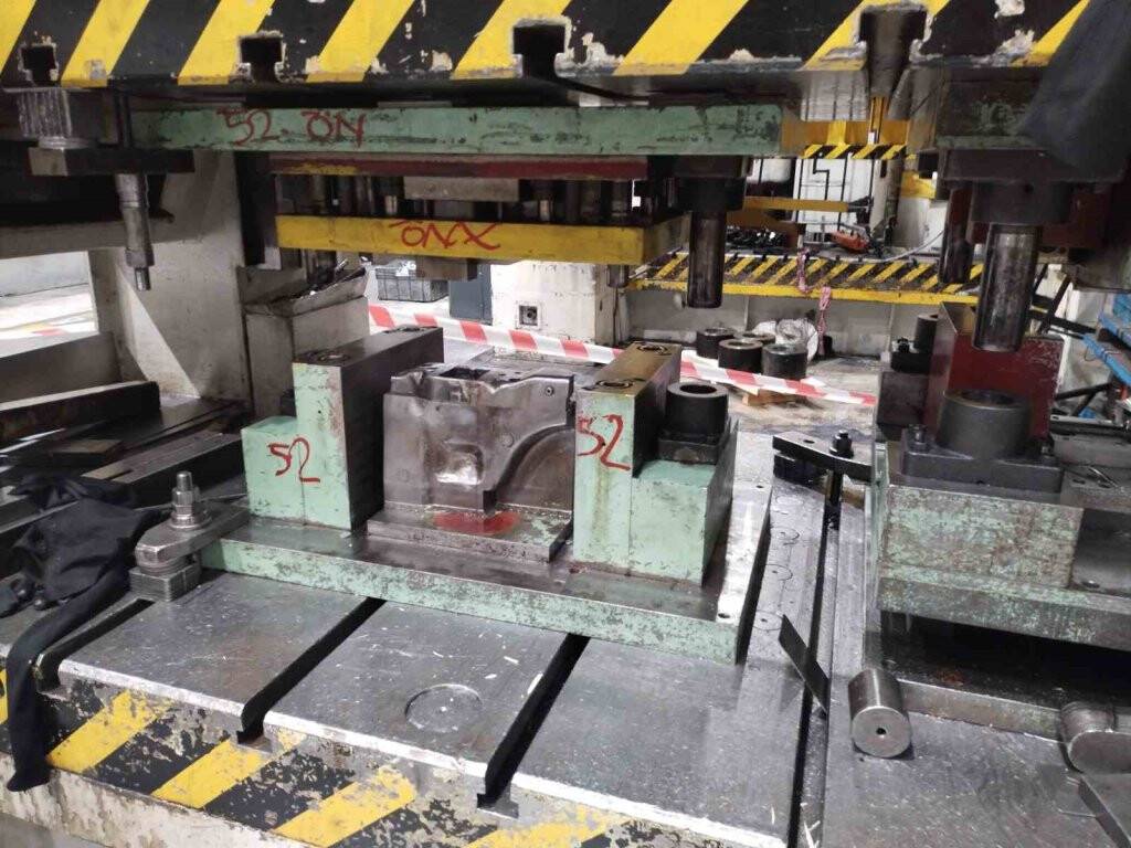 İstanbul'da feci kaza: İşçinin makineye sıkışan eli koptu!