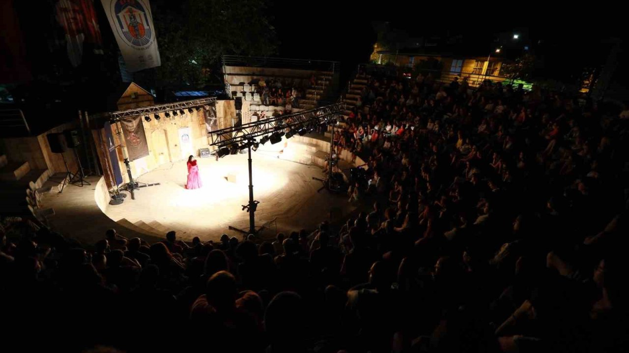 Türkiye Tiyatro Buluşması’nda deprem hassasiyeti