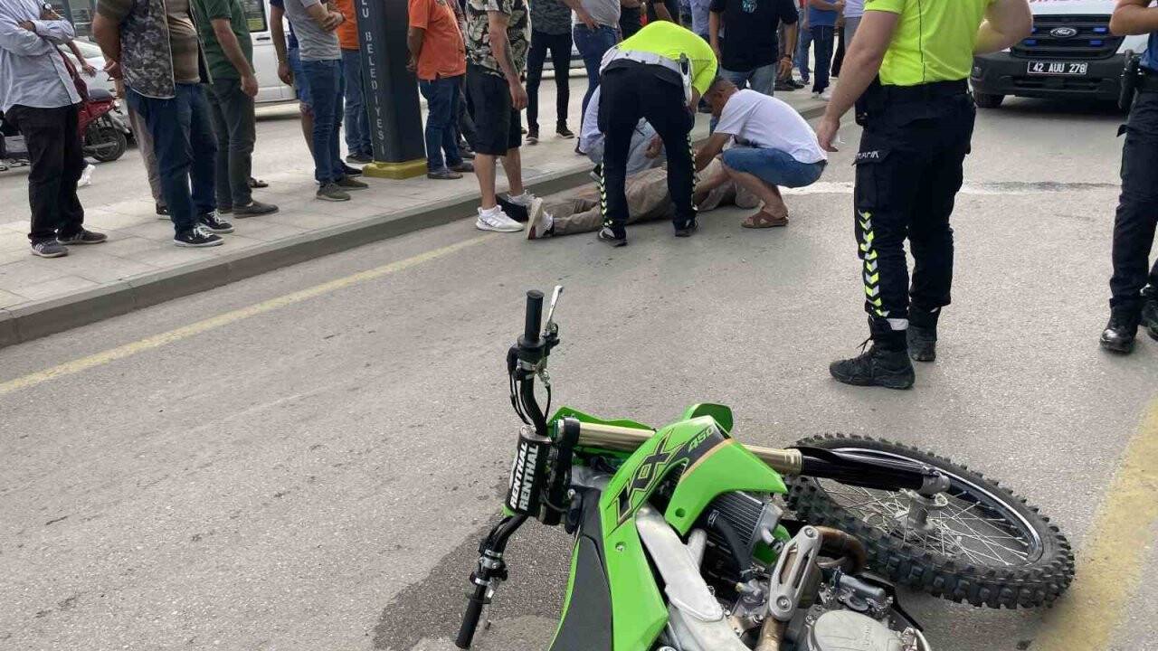 Konya’da motosiklet yayaya çarptı: 2 yaralı