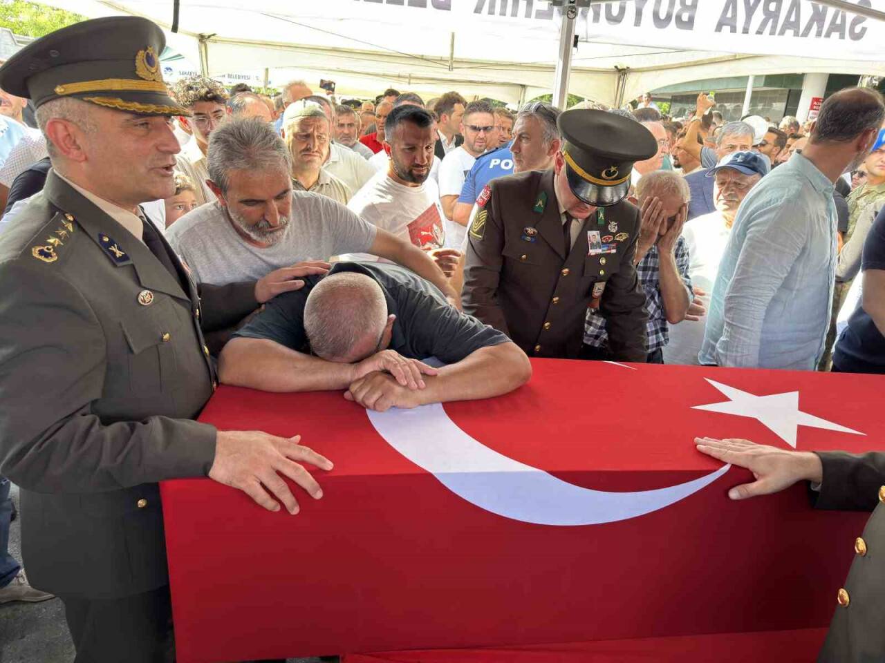 Sakaryalı şehit son yolculuğuna uğurlandı