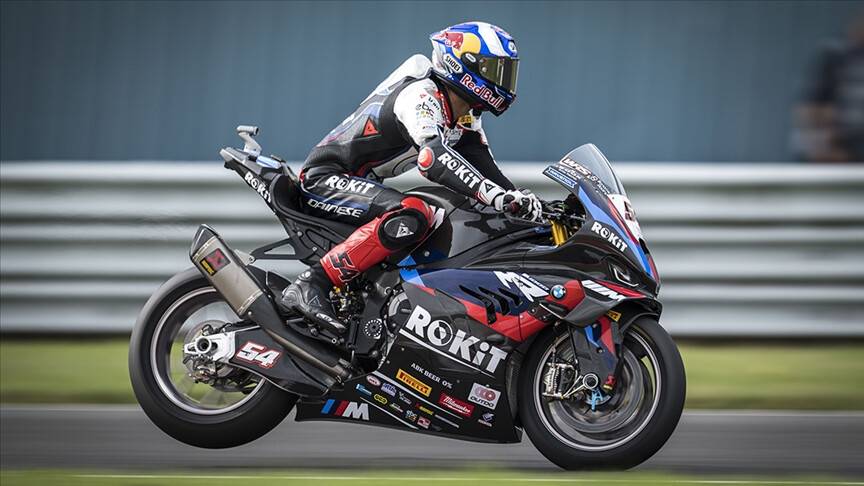 Milli motosikletçi Razgatlıoğlu Çekya'da birinci oldu