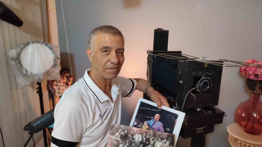 4 daire teklif edilen 100 yıllık makinesiyle tarihe tanıklık etti