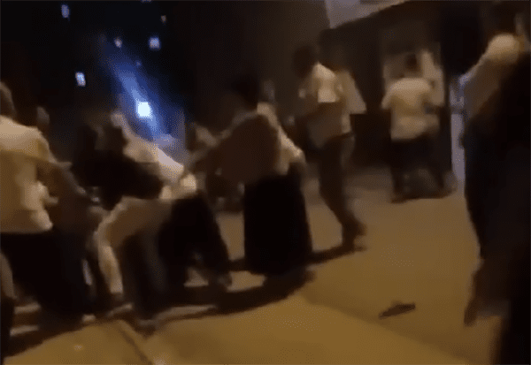 Sopalar taşlar havada uçuştu: 7 kişi yaralandı