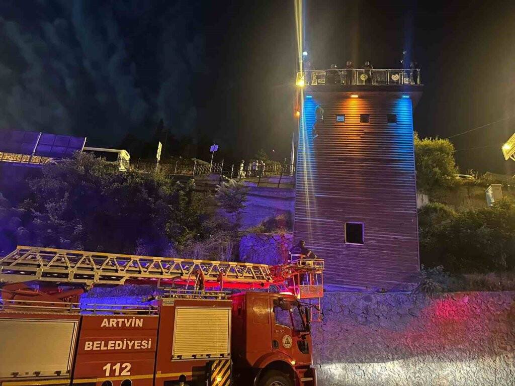 Fotoğraf çekilmek isterken az daha hayatından oluyordu