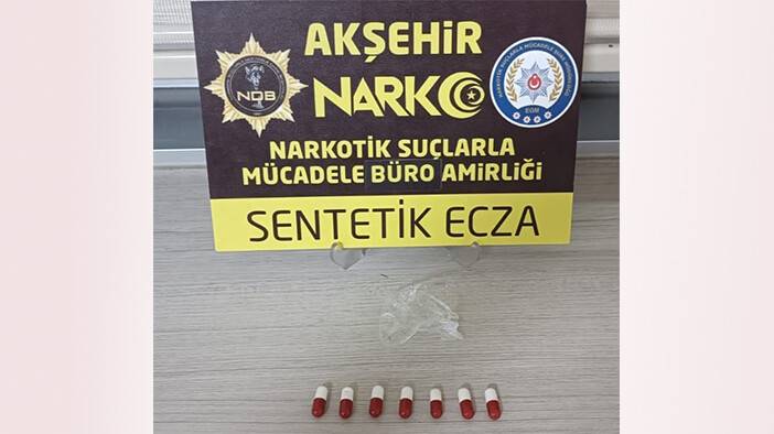 Araçta uyuşturucu kullanırken yakalandılar