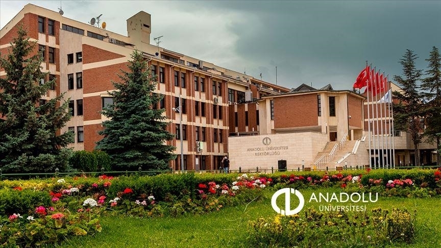 Anadolu Üniversitesi'nde sınavsız ikinci üniversite kayıtları sürüyor