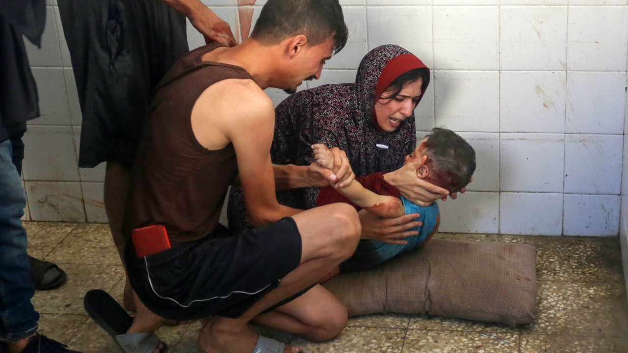 Gazze'de anne ve babaların acı vedaları sürüyor