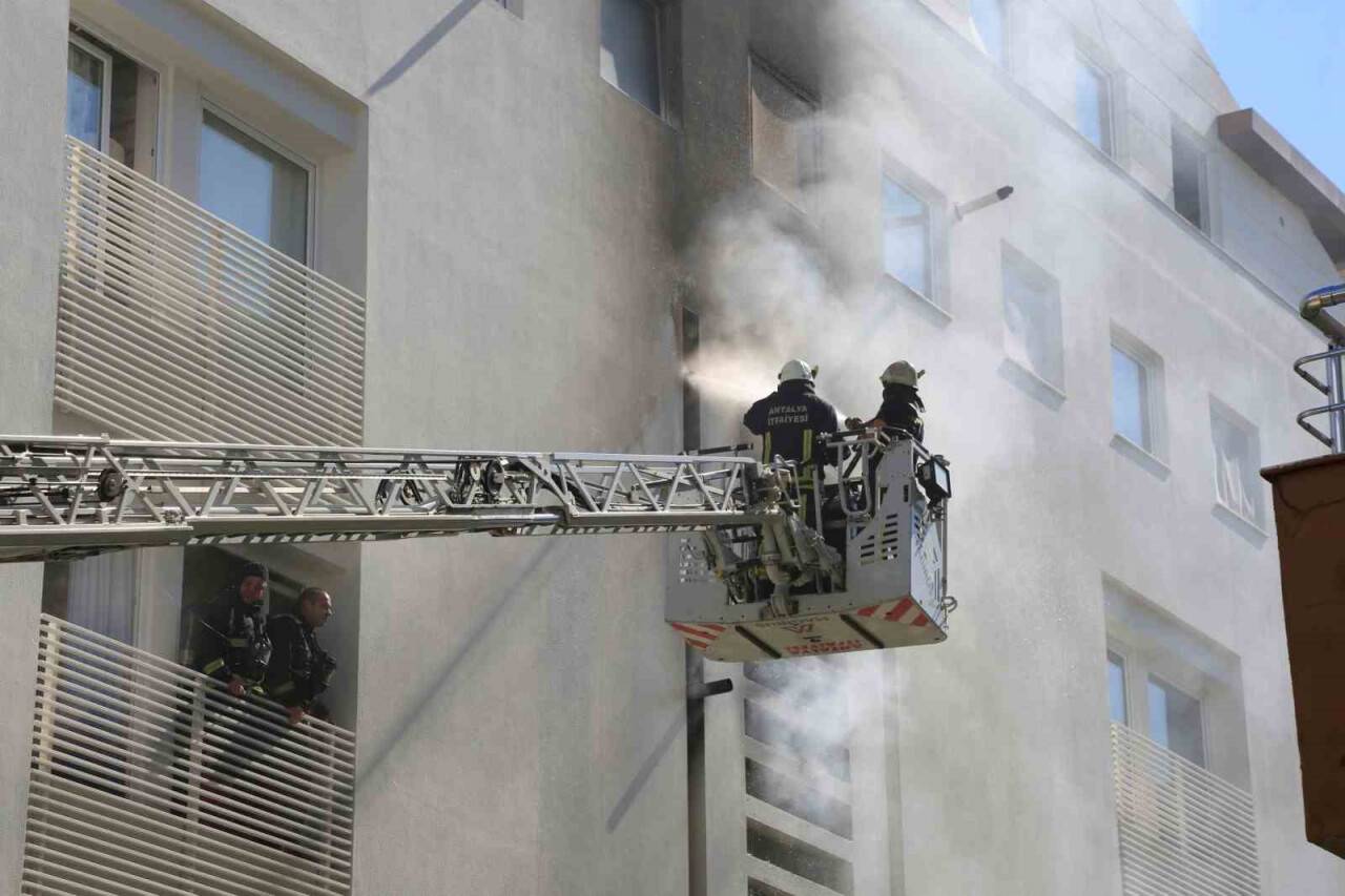 Klima motoru bomba gibi patladı