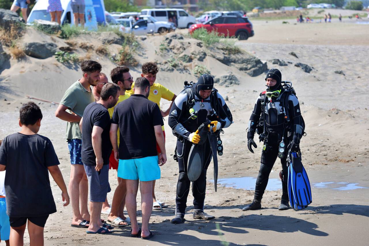 Denizde kaybolan babanın cesedi bulundu, oğlu yoğun bakımda
