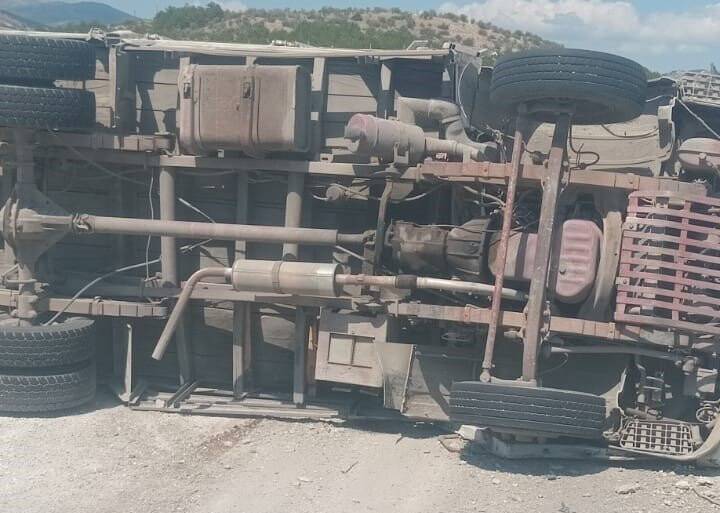 Konya’da kamyonet devrildi: 2 yaralı