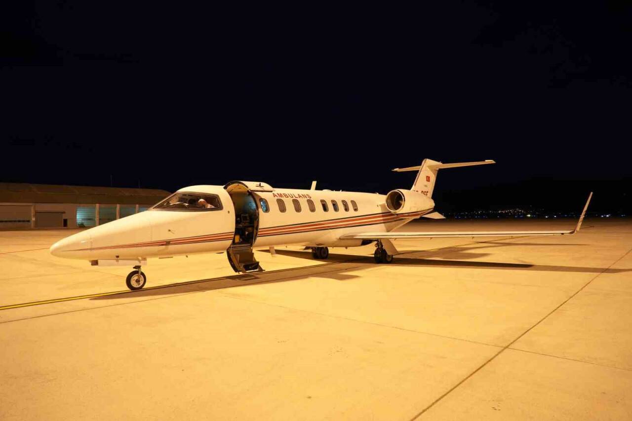 Bir günlük bebek için ambulans uçak havalandı