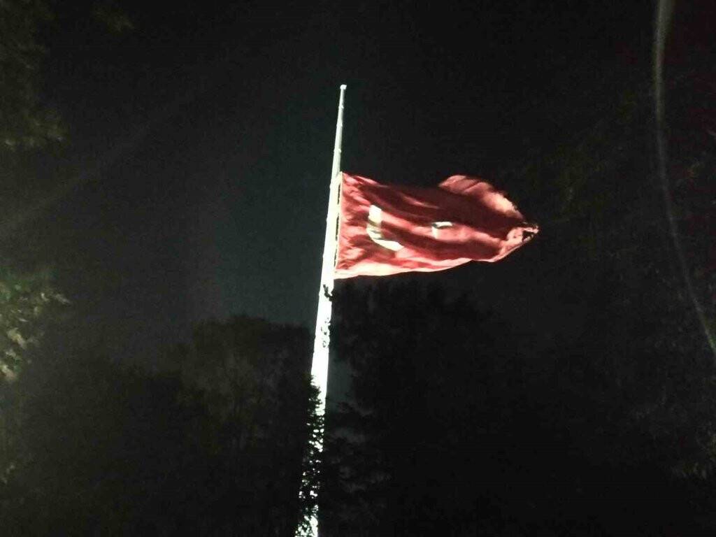 Haniye için Türk bayrakları yarıya indirildi