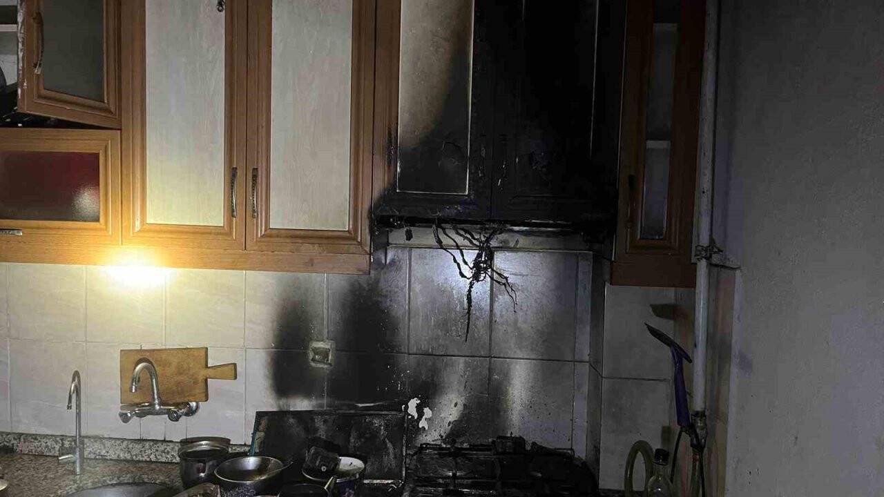 Ocakta unutulan yemek yangına sebep oldu