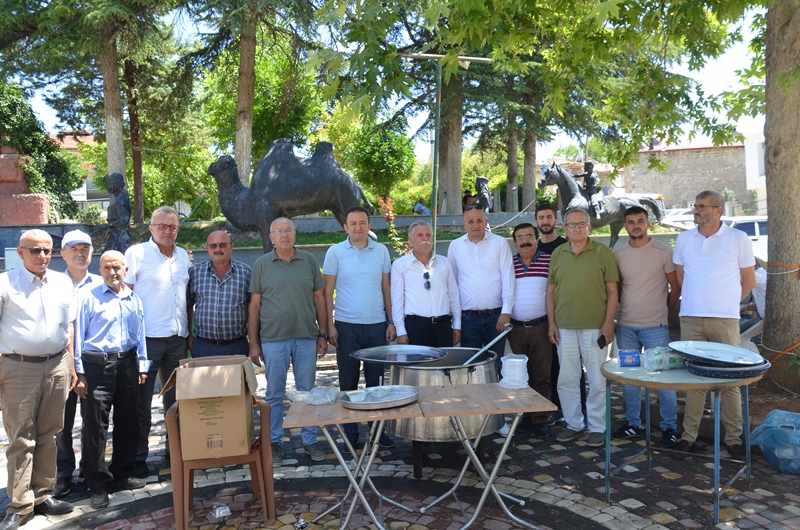 CHP Ahırlı’da, aşure etkinliği düzenledi